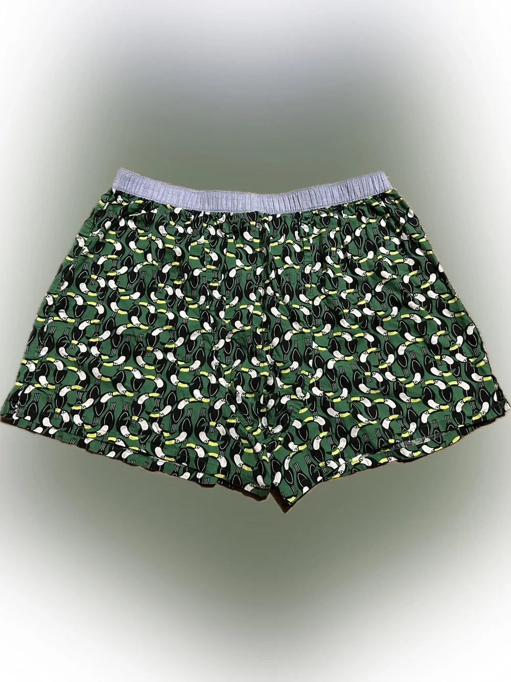 Tommy Hilfiger men's woven boxers featuring an all-over toucan pattern XL